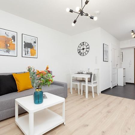 Elegancki Apartment Z Parkingiem By Noclegi Renters Varsóvia Exterior foto